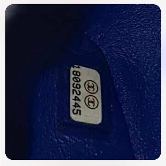 CHANEL Jumbo Classic Double Flap Bag in Cobalt Blue Lambskin - Picture 9 of 13